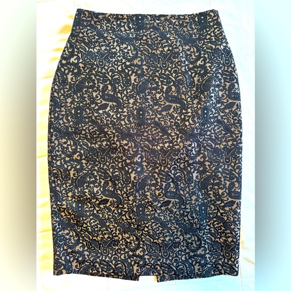 Worthington Dresses & Skirts - Elegant Black & Gold Lace Patterned Skirt